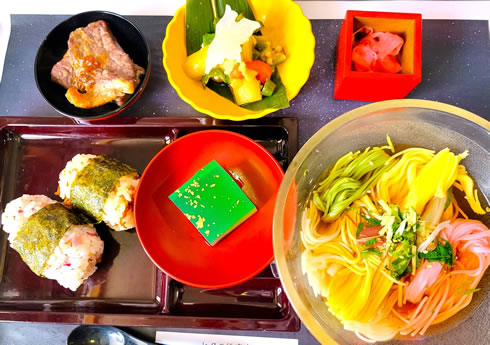 お食事2