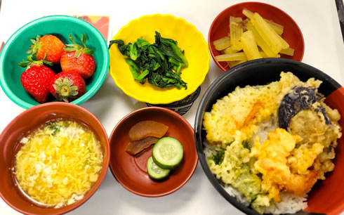 お食事1